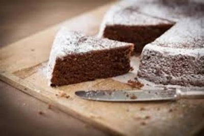 Gâteau au Chocolat et Mahjoon (Chocolate Cake and Mahjoon)